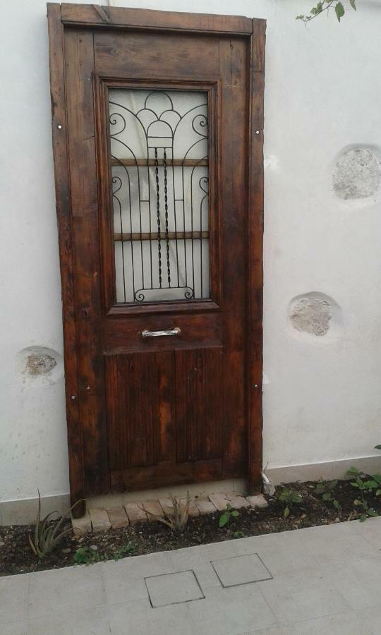 Αmmos Rooms Palaiochora Bagian luar foto