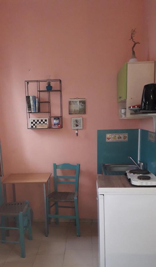 Αmmos Rooms Palaiochora Bagian luar foto