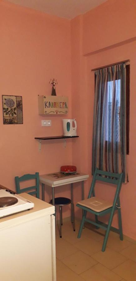 Αmmos Rooms Palaiochora Bagian luar foto